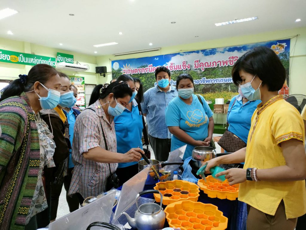 โรงเรียนพัฒนาชุมชนอำเภอสอยดาว ศึกษาดูงานด้านแมลงเศรษฐกิจ